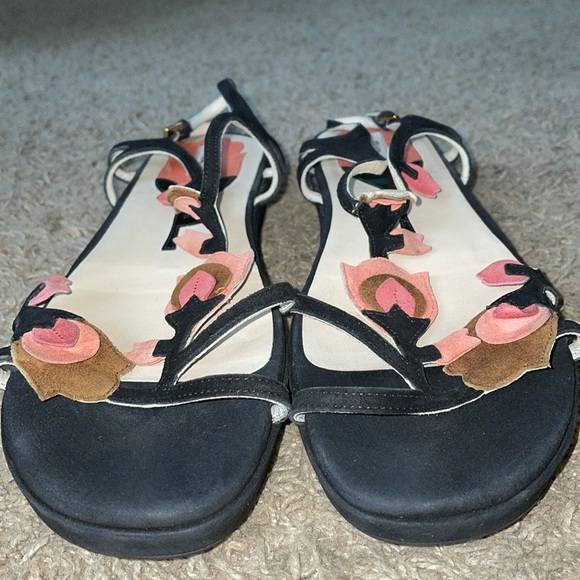 Prada black suede platform pink tulip t-strap sandals - Picture 3 of 15